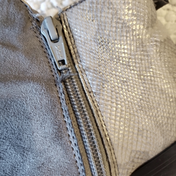 Girls ankle boots gray suade leather zip up. - Picture 10 of 11